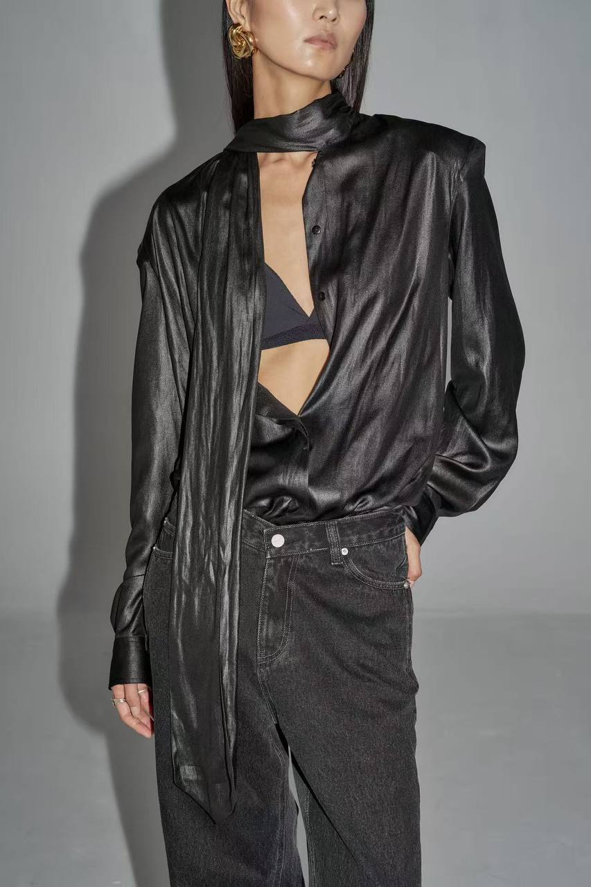 Топ з глянцевої тканини 
