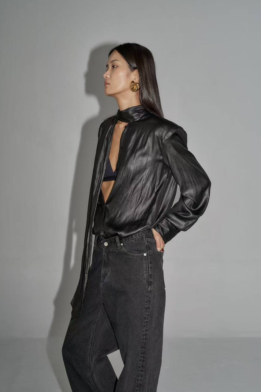 Топ з глянцевої тканини 