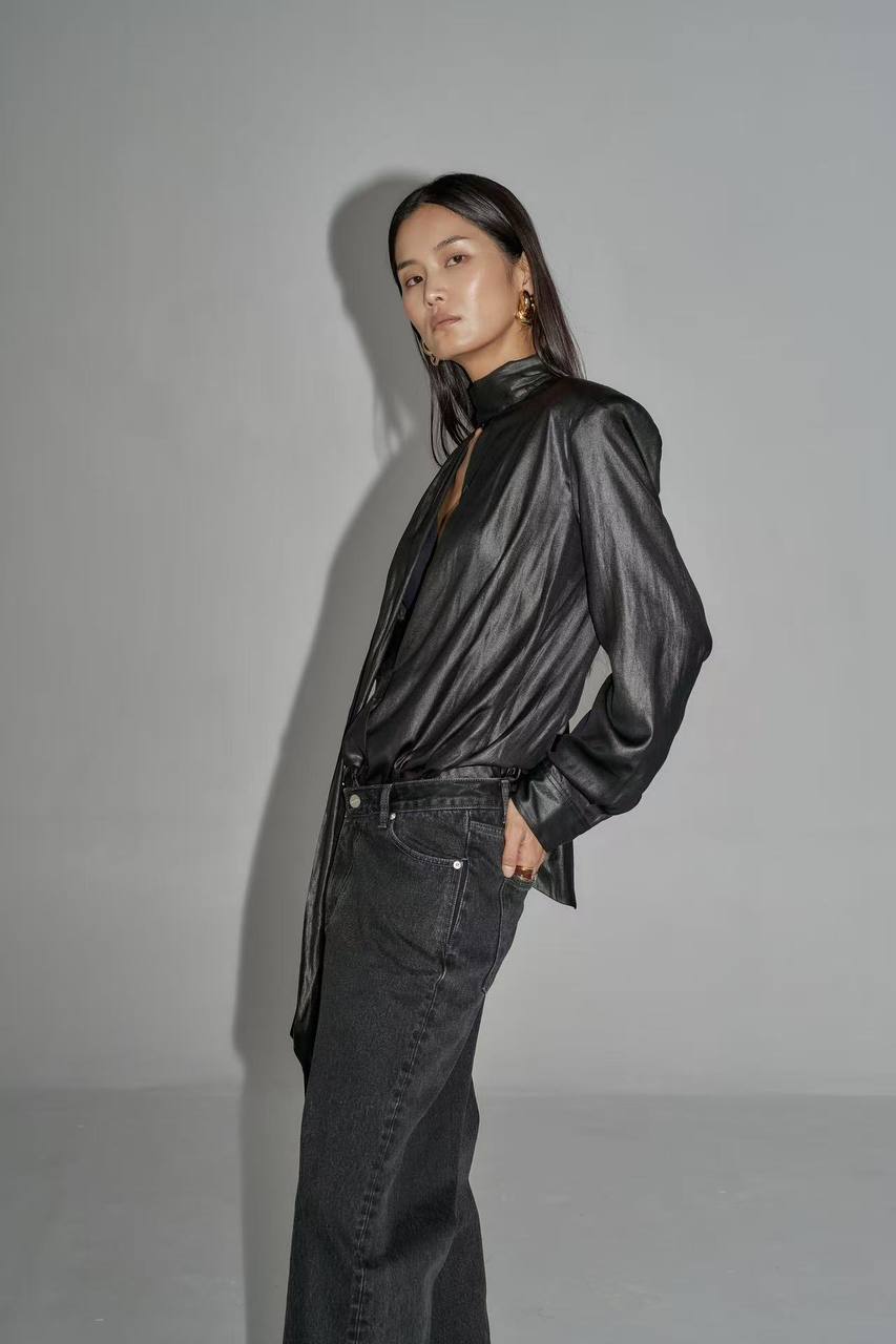 Топ з глянцевої тканини 