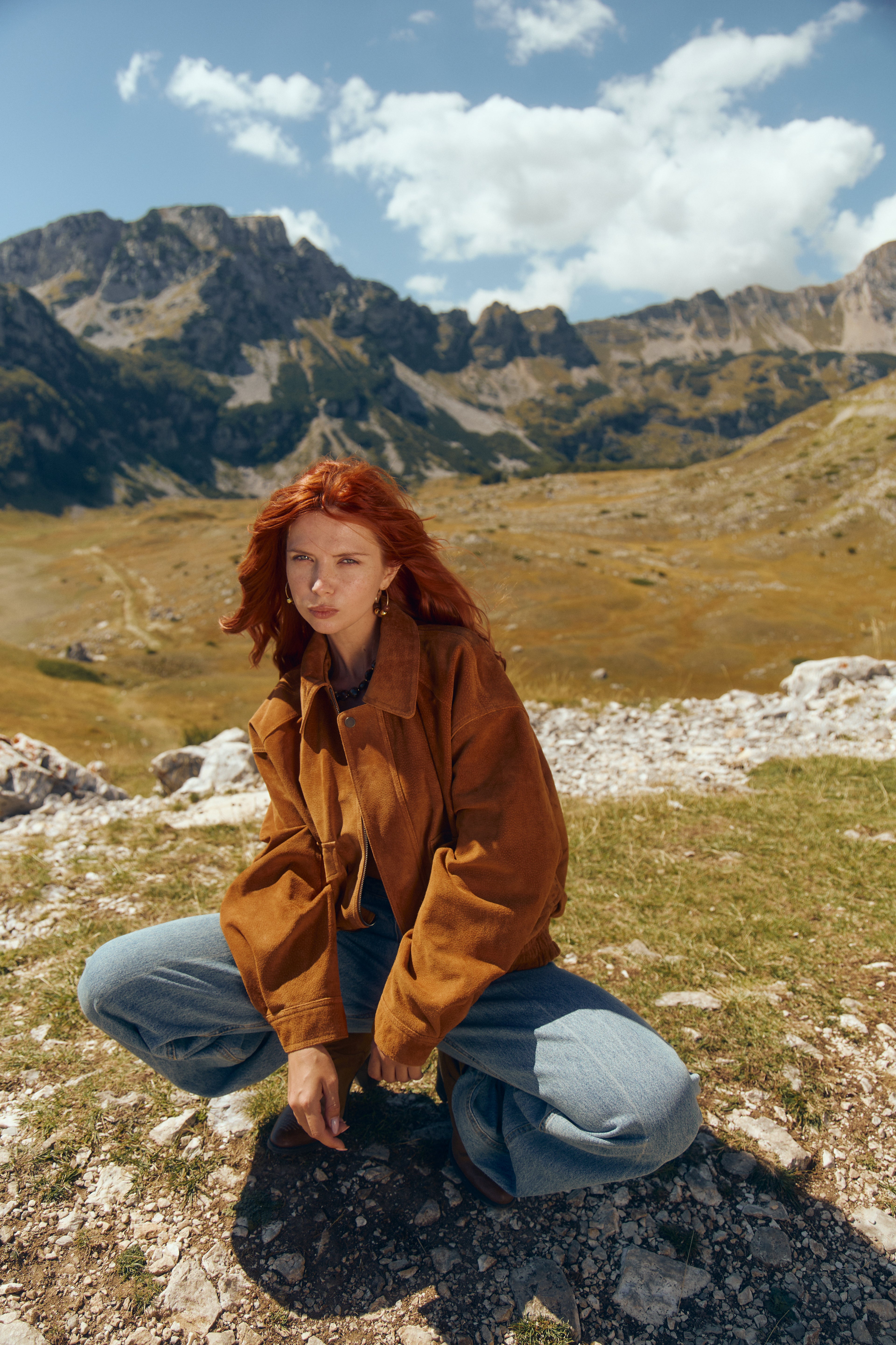 Бомбер із натуральної замші 