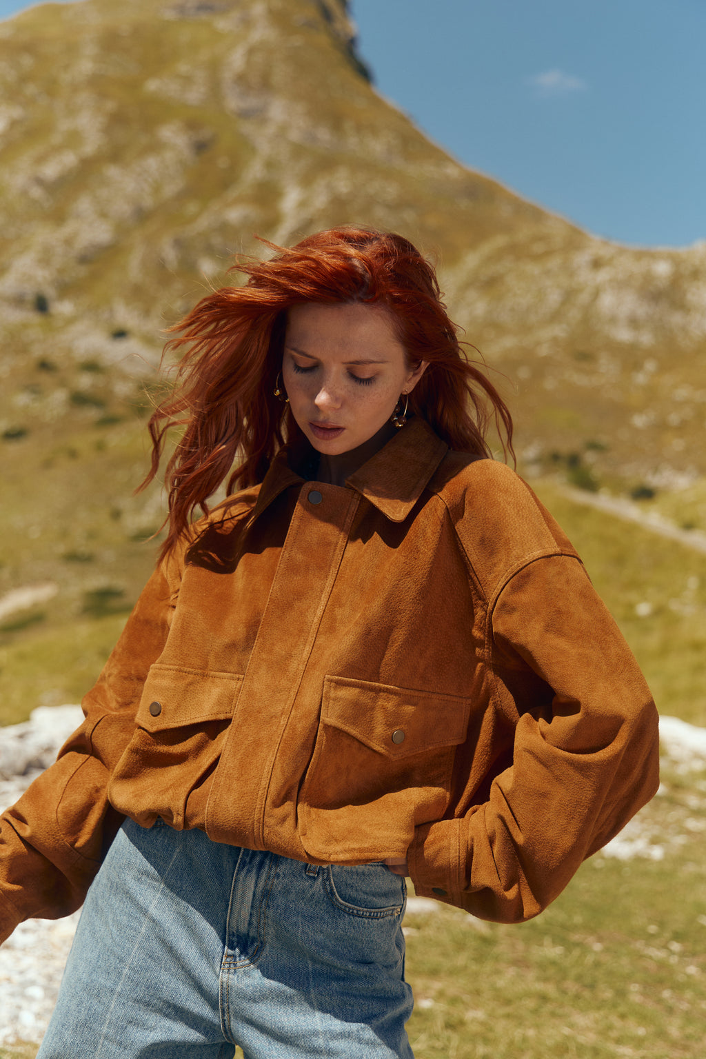 Бомбер із натуральної замші 