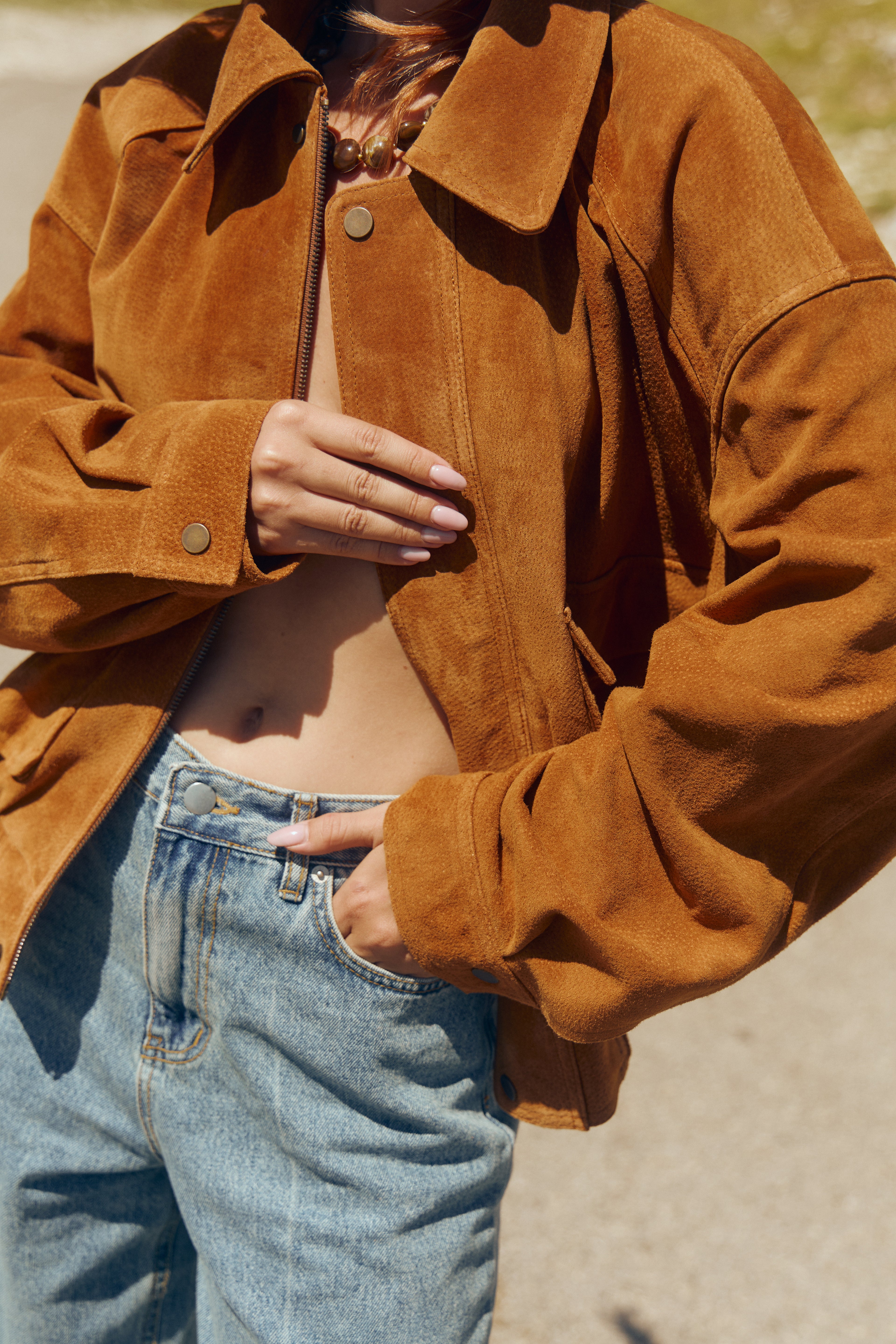 Бомбер із натуральної замші 