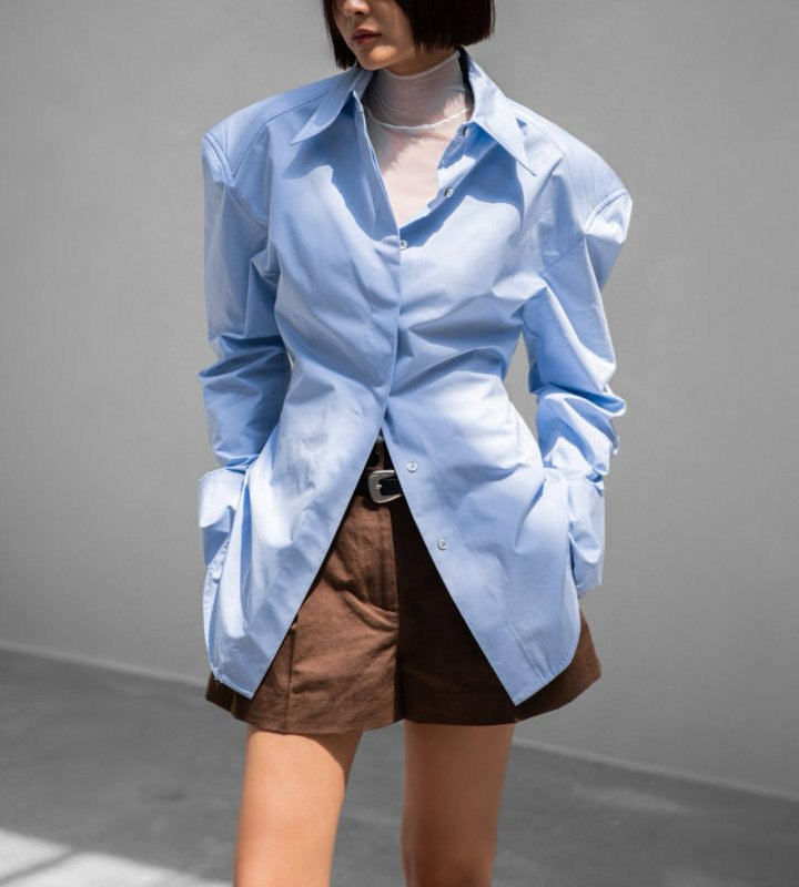 Приталена блакитна сорочка 