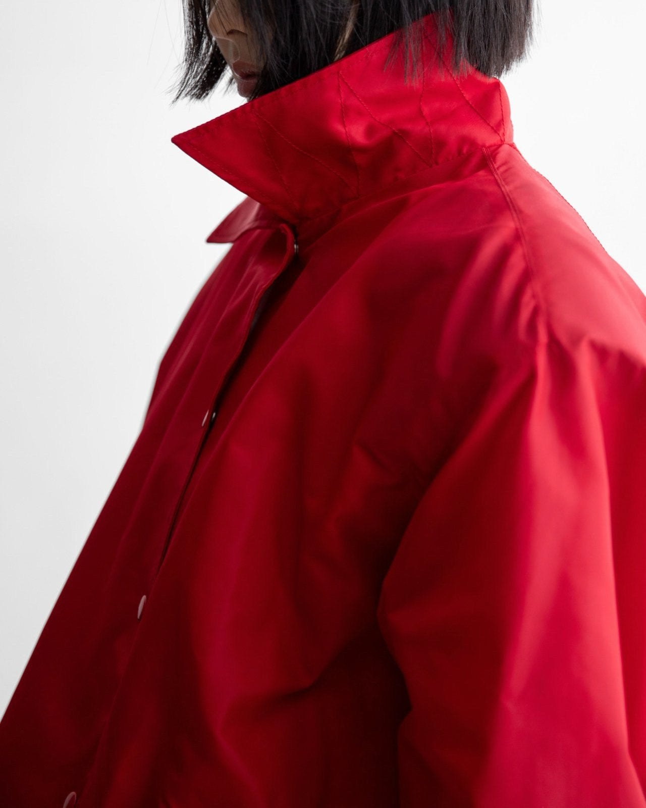 Куртка трендового кольору 