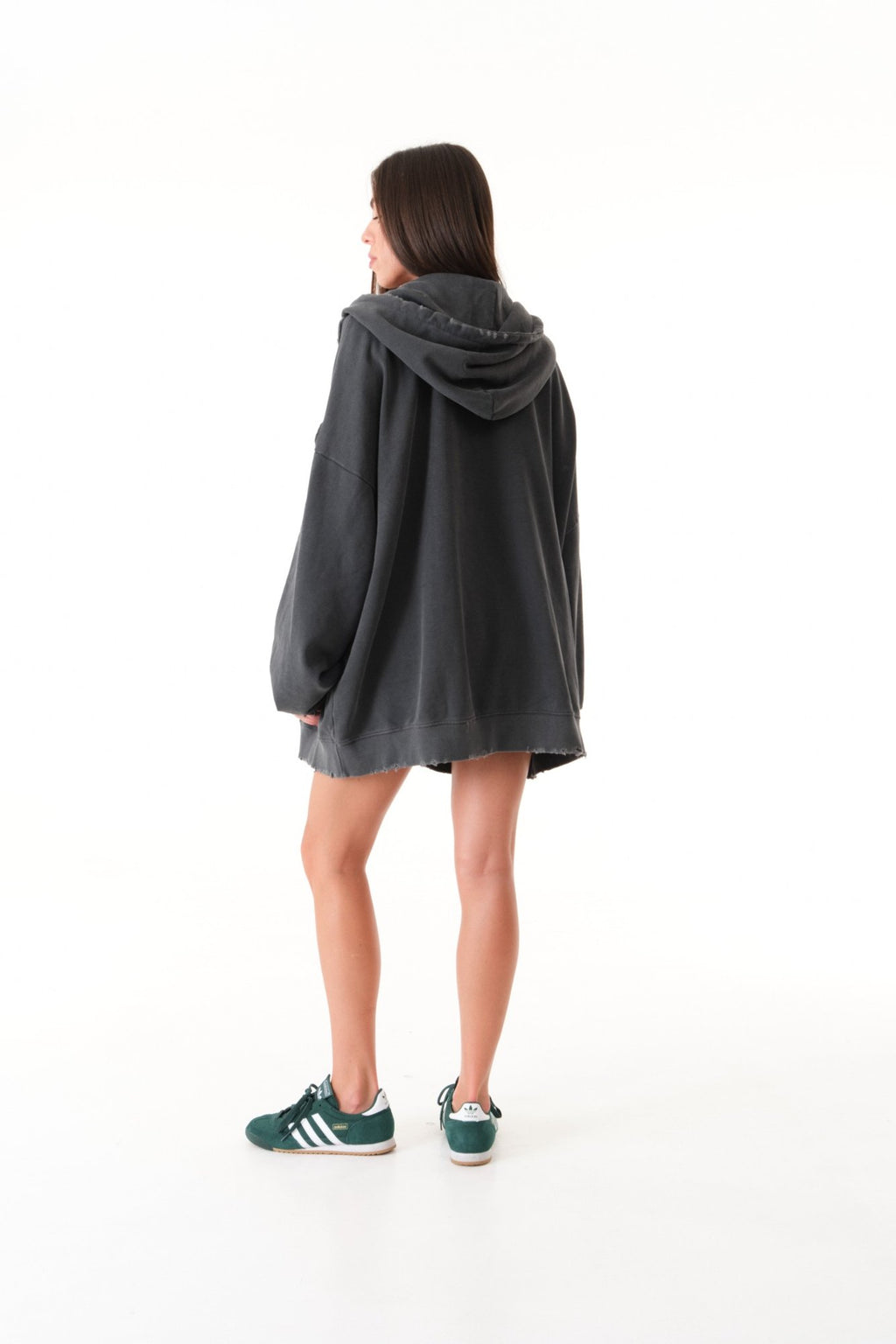 Рвана толстовка