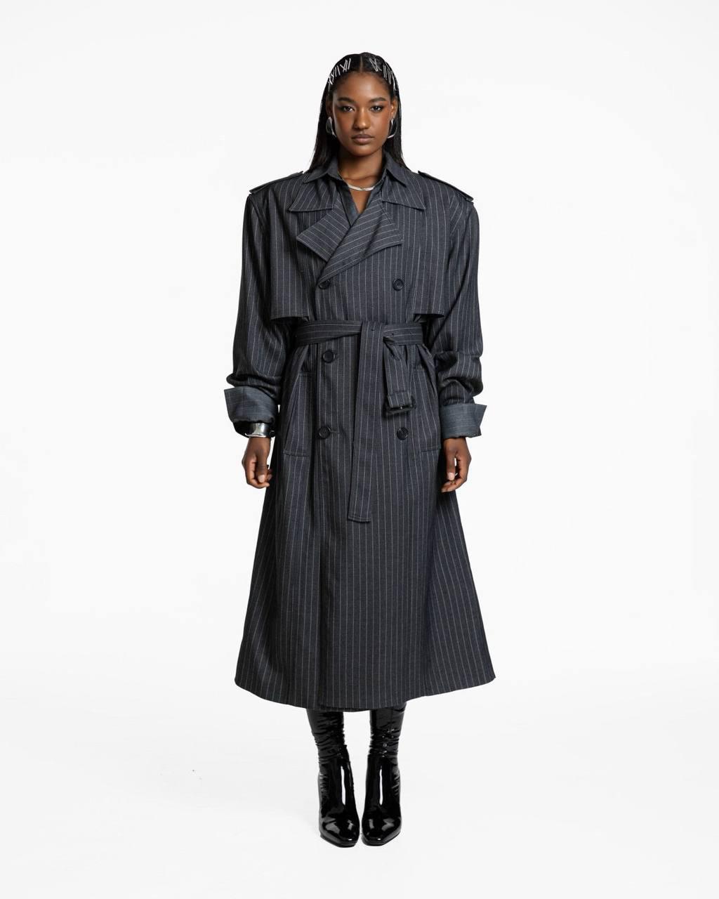 Смугастий сірий тренч