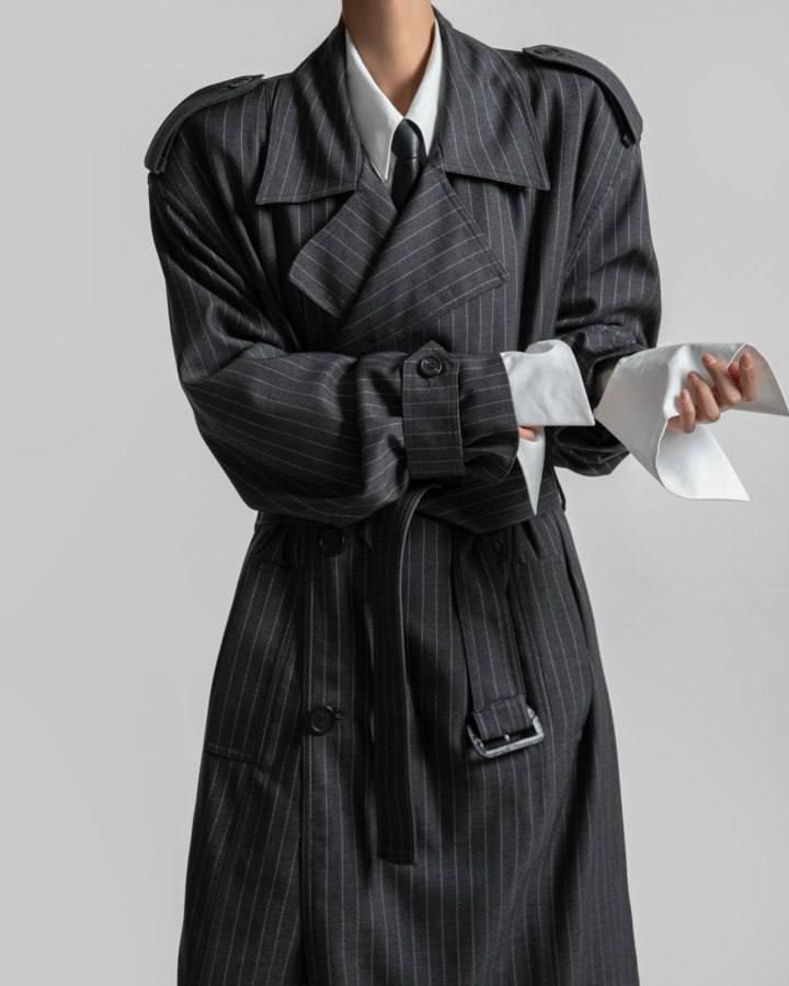 Смугастий сірий тренч