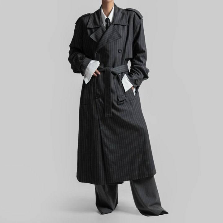 Смугастий сірий тренч