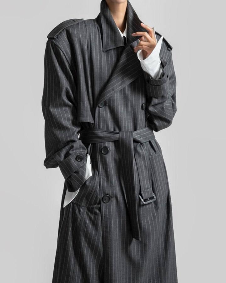 Смугастий сірий тренч