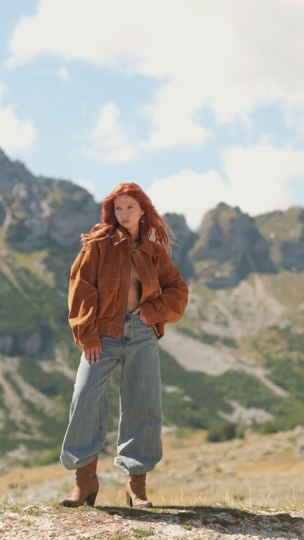 Бомбер із натуральної замші 